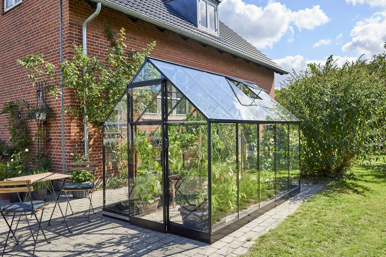 Växthus Halls Qube 610 Svart 6,4 m² Härdat Glas