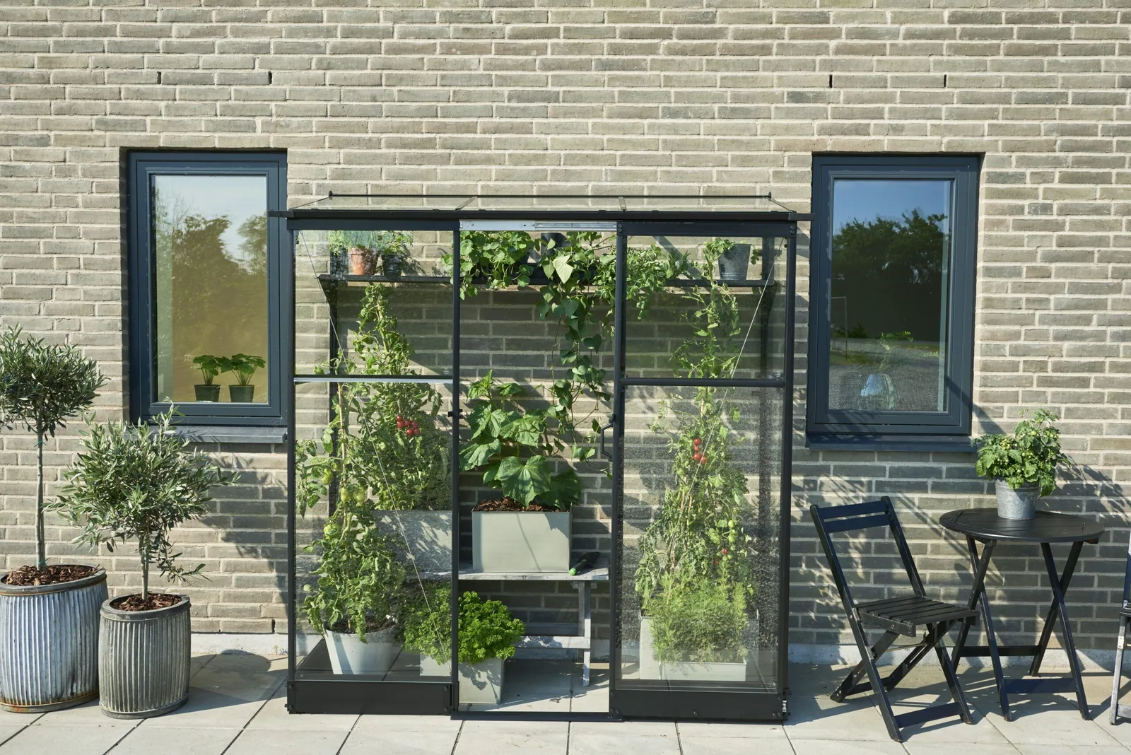 Växthus Halls Qube Lean-to 26 Svart 1,2 m² Härdat Glas