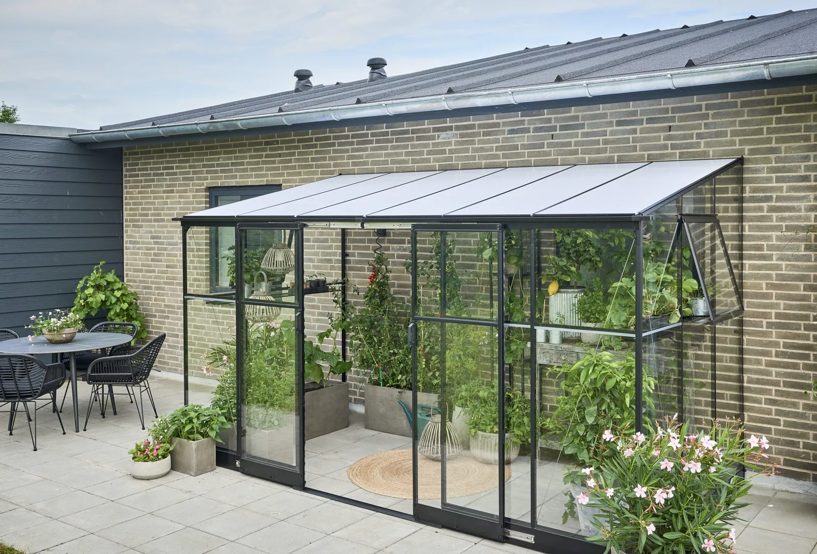Växthus Halls Qube Lean-to 612 Svart 7,1 m² Härdat Glas - miniatyr 3