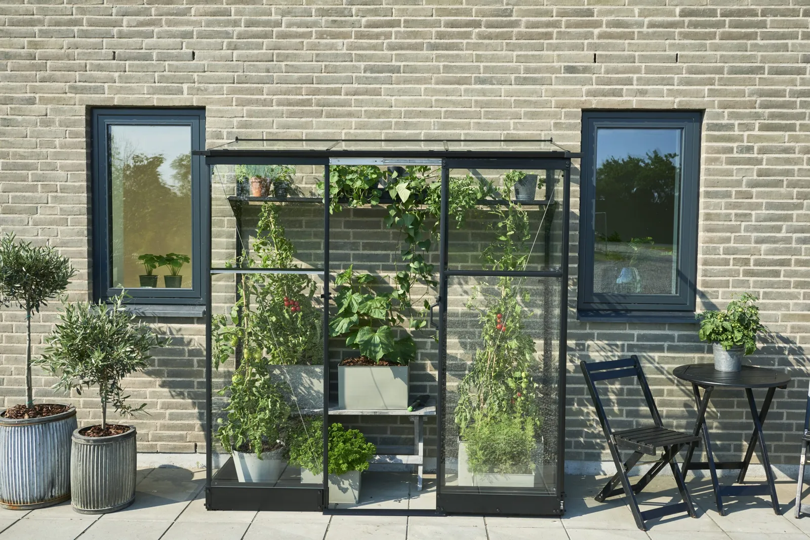 Växthus Halls Qube Lean-to 26 Svart 1,2 m² Härdat Glas - bild 1