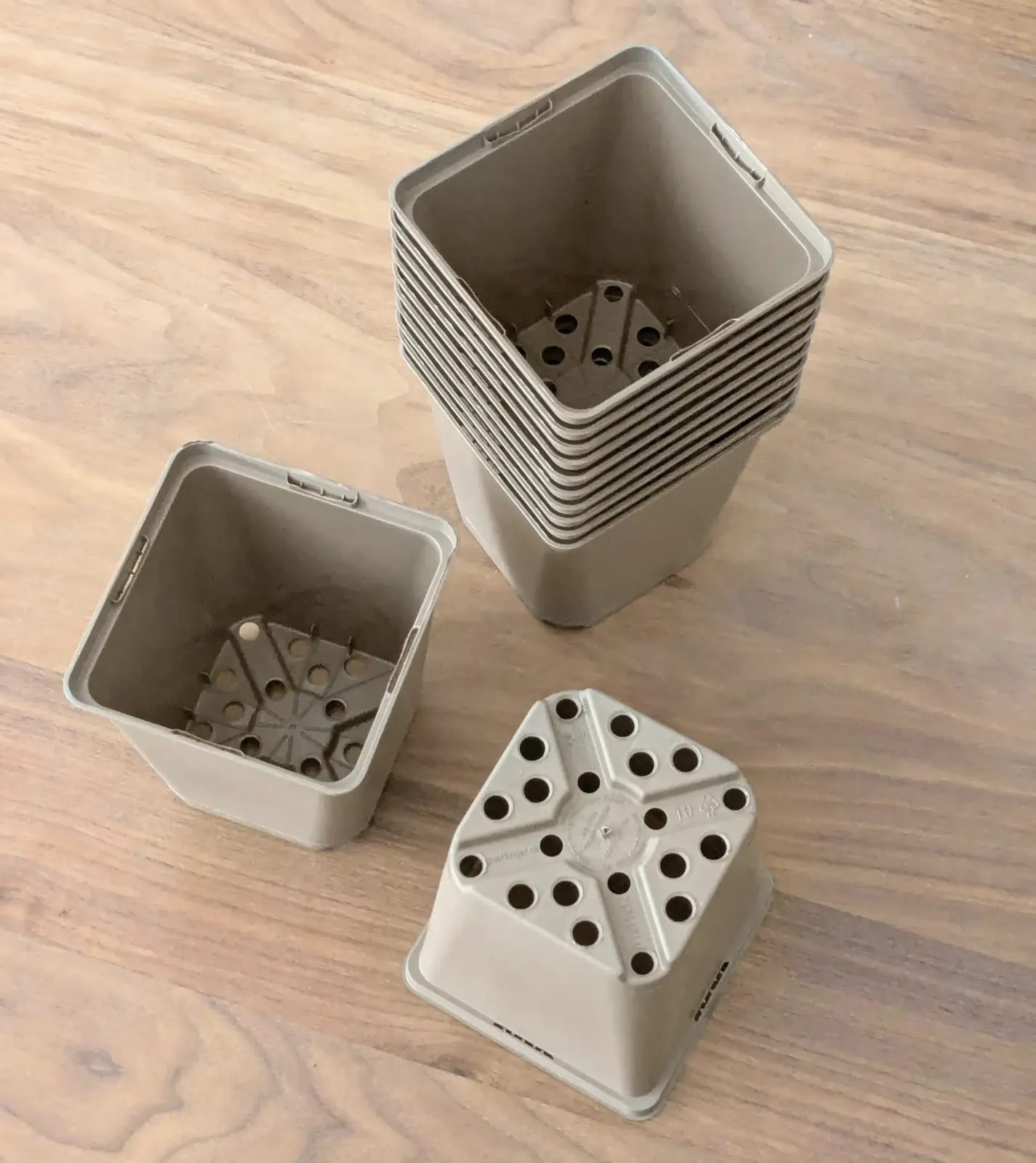 Fyrkantskruka 11 cm, gråbeige, 10-pack - bild 1